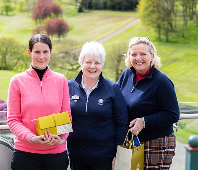 Semi-finalists Lynn Wass & Heather Butcher with YSLGA Captain, Patsy Rochester