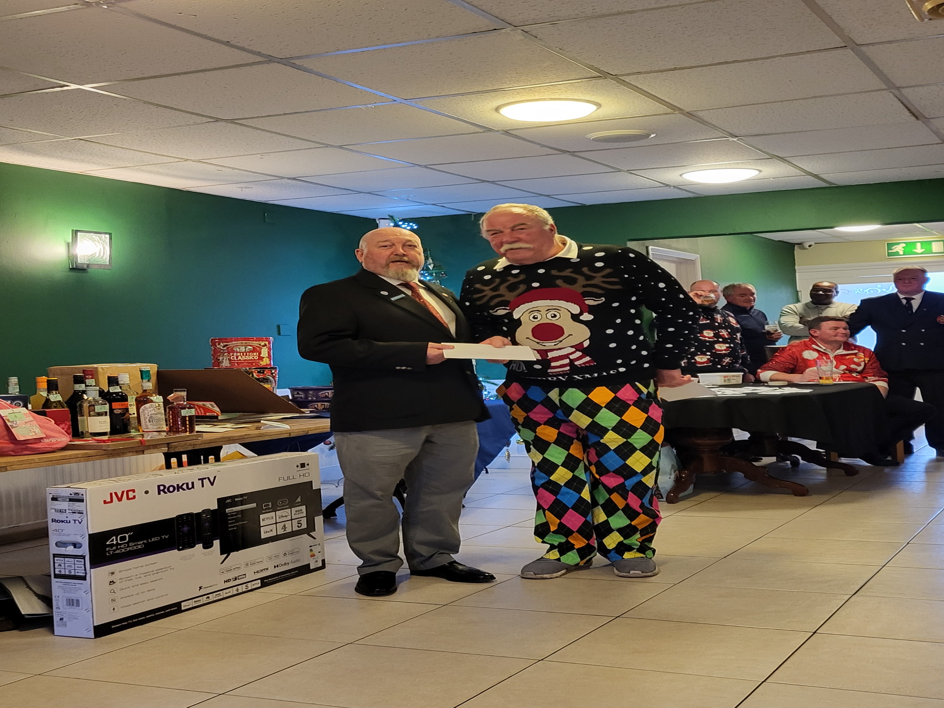 Colours of Mowsbury modeled by raffle winner Mr Keith Shirley